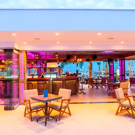 丽曼纳基海滩酒店 圣纳帕
