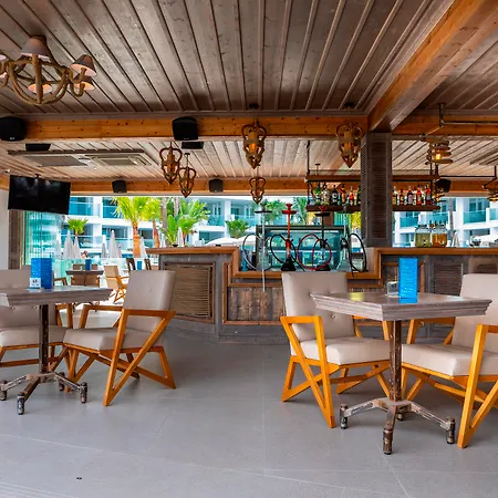 丽曼纳基海滩酒店 酒店