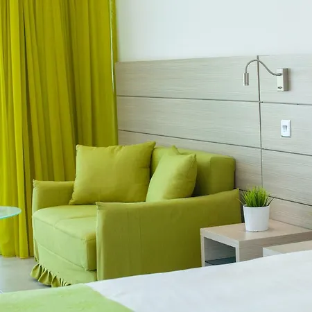 Hotel Limanaki & 4*
